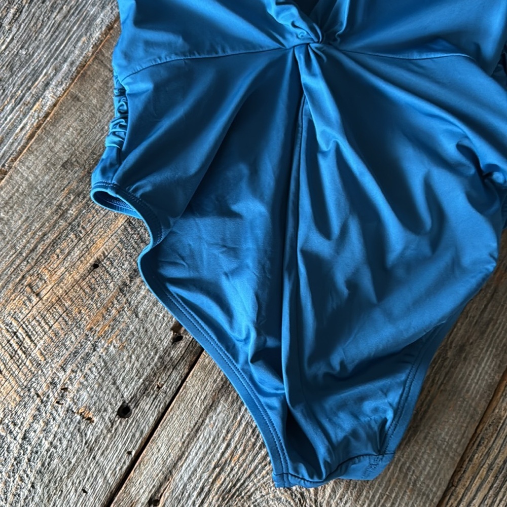 Jantzen One-Piece V-Neck Swimsuit NWOT Size 10 Moroccan Blue - Picture 6 of 12